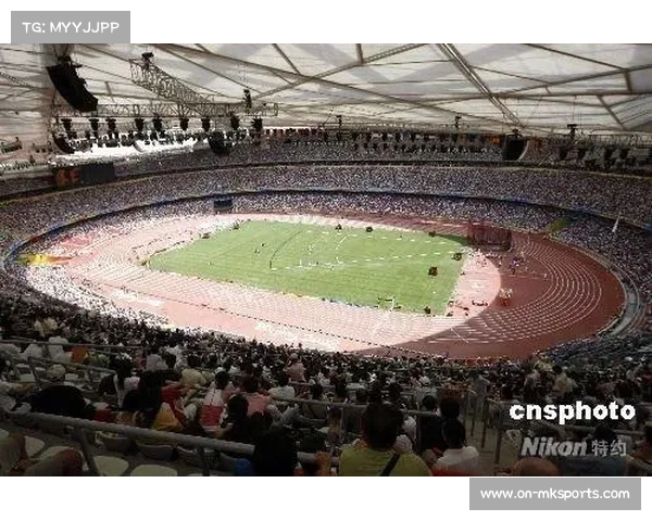 梅州客家小球迷泪洒赛场父亲肩膀上默默守望的爱与坚守