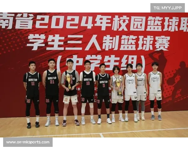 察布查尔射箭赛首日男女排名赛激烈展开 竞技水平引人关注